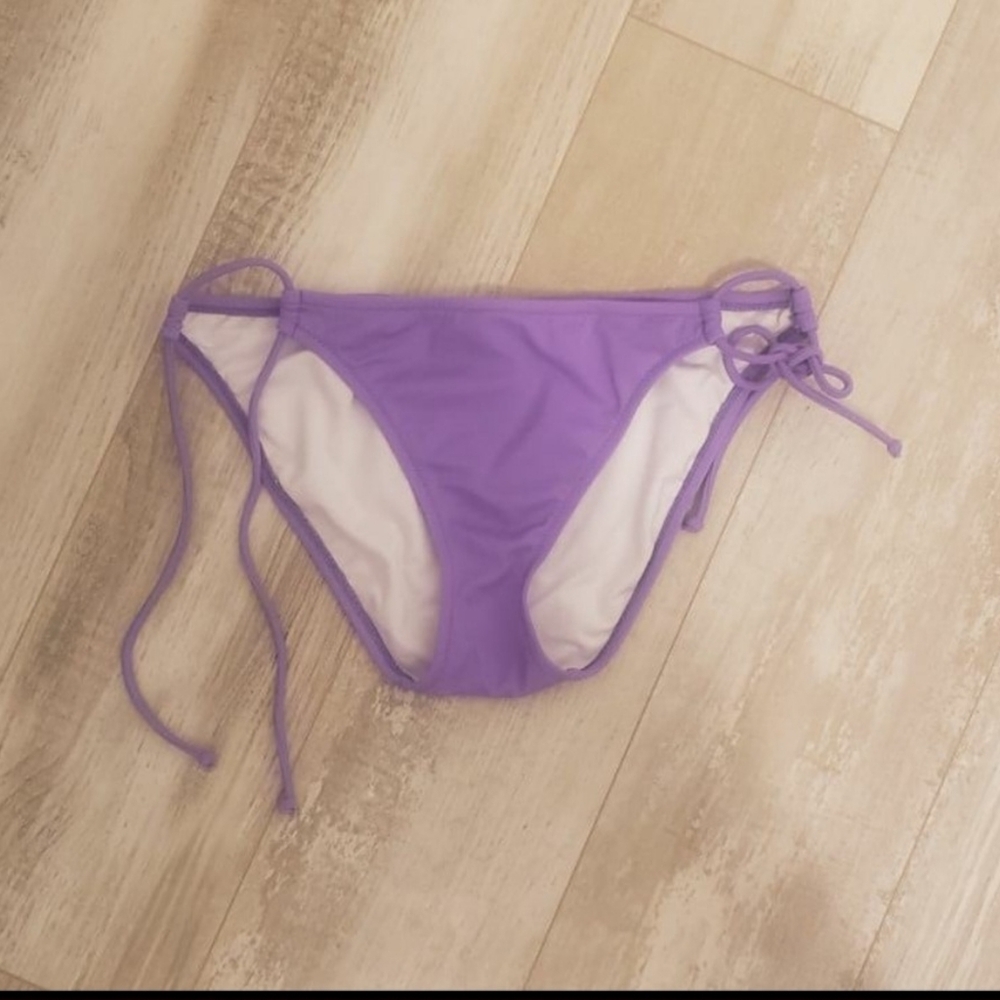NWOT Victoria's secret purple string bottom